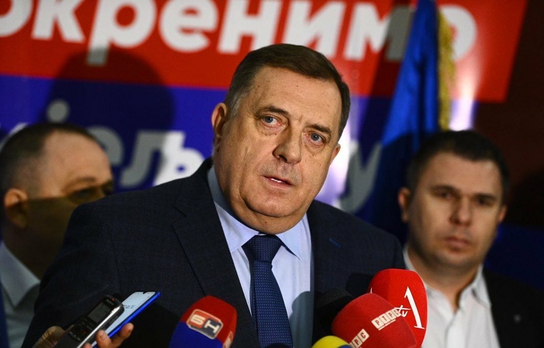 Republica Srpska numește pe Ana Trisic Babic în funcția de președintă interimară, marcând astfel plecarea oficială a lui Milorad Dodik, care i-a fost interzis să-și exercite atribuțiile.ea noastră”