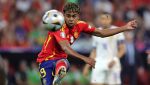 Lamine Yamal, la 18 ani, intră în clasamentul celor mai bine plătiți fotbaliști din 2025, devansându-l pe Cristiano Ronaldo, care a obținut 280 milioane de dolari în acest an, conform Forbesea noastră”