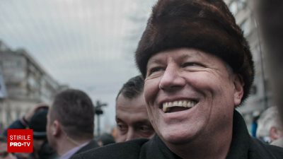 Autoritățile financiare au preluat prin executare silită jumătate dintr-o locuință aflată în posesia familiei președintelui țării, situată în municipiul Sibiu, procedura fiind facilitată de înlocuirea dispozitivului de închidere al imobilului.