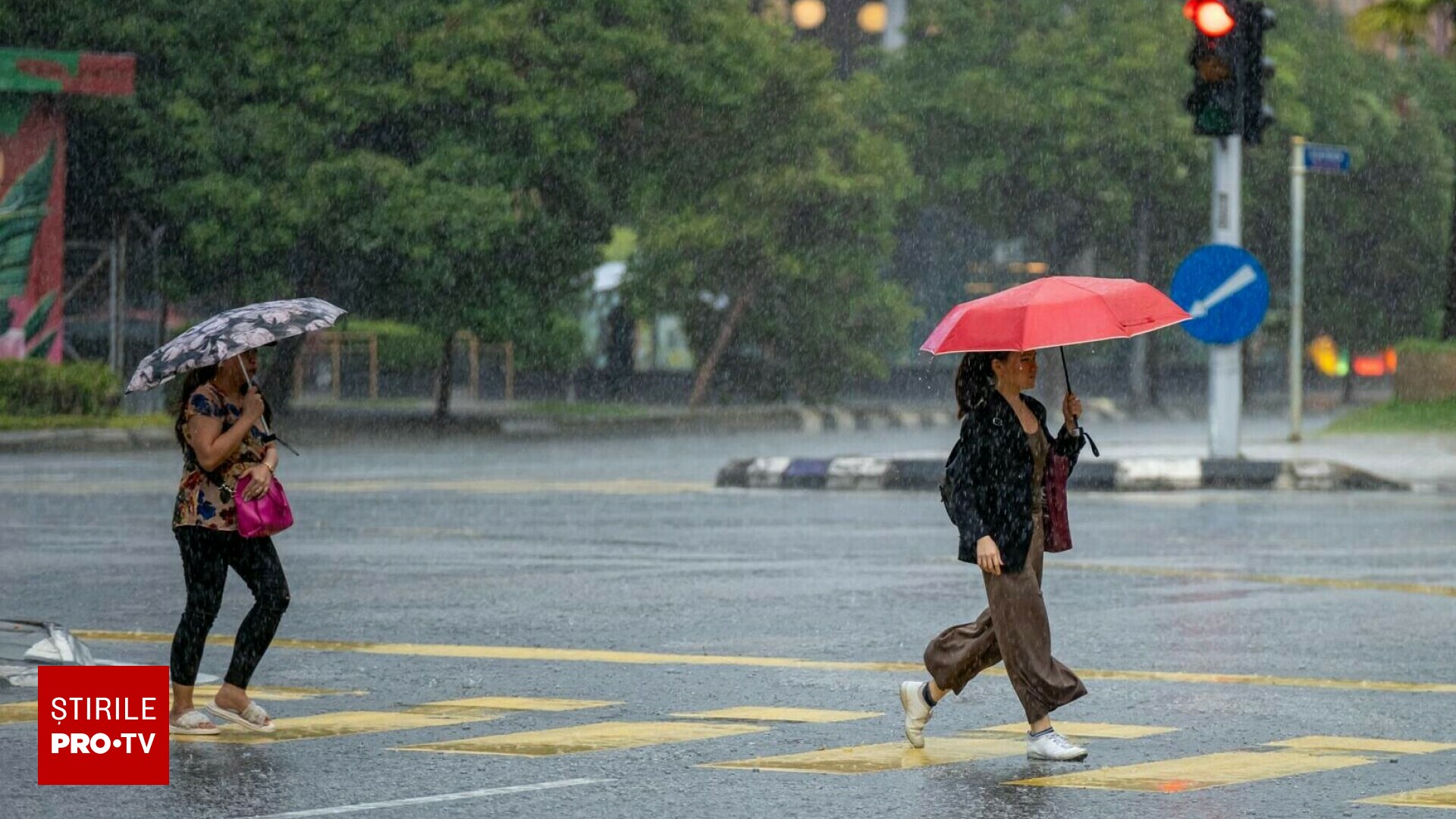 Prognoza meteo pentru ziua de mâine, 3 octombrie. Alertă de intemperii. În Capitală, condițiile meteorologice nefavorabile persistă, cu precipitații și o maximă termică de aproximativ 12 grade. Prezentare cartografică a condițiilor meteo.