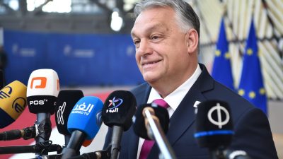 Comisia Europeană refuză presiunile Ungariei pentru deblocarea a 550 de milioane de euro, urmând să acceseze doar 163,5 milioane în avans din cauza tensiunilor legate de politica pro-Rus a liderului Viktor Orbánea noastră”