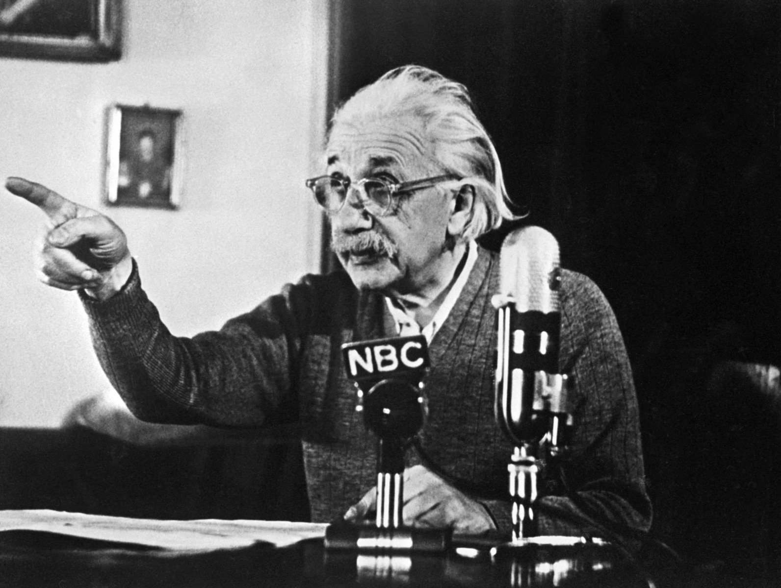 Vioara deținută de Albert Einstein a fost adjudecată pentru 860.000 de lire sterline la o licitațieea noastră”