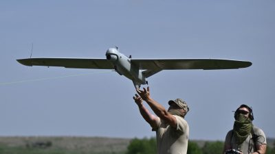 România și Ucraina intenționează să înființeze un joint-venture pentru fabricarea de drone, cu sprijinul programului SAFE / Ministrul Ionuț Moșteanu: Ucraina a fost nevoită să inoveze rapid și este acum unul dintre liderii mondiali în acest sectorea noastră”