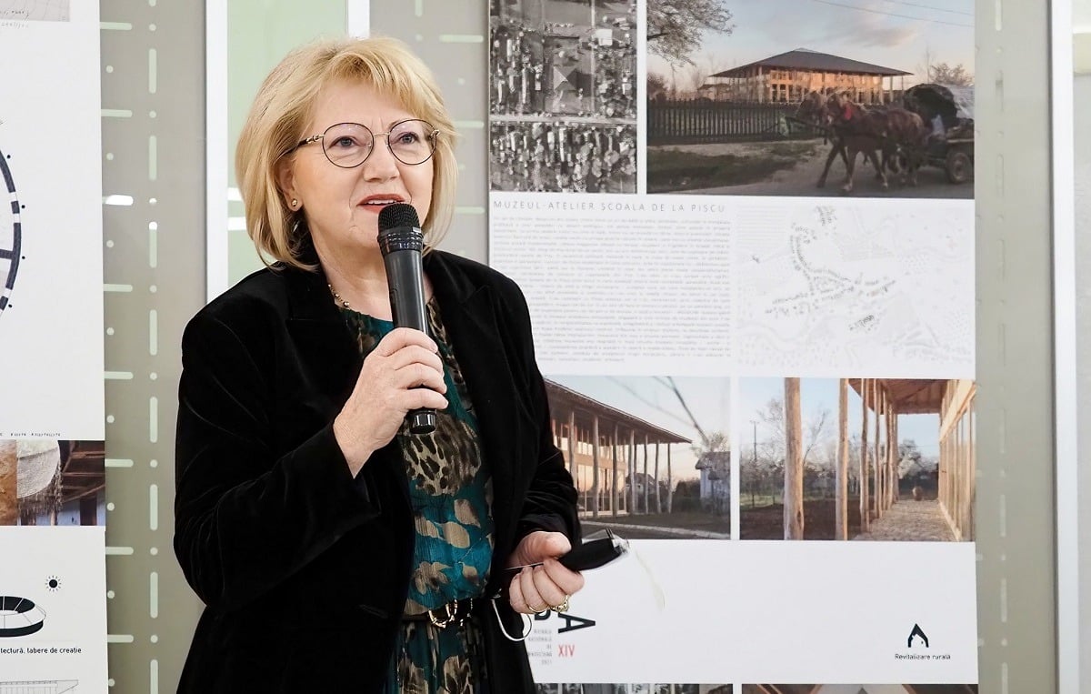 Primarul orașului Sibiu la startul noului an universitar: Tăieri de burse pentru studenți, iar dificultățile financiare vor continua; administrația locală nu s-a privat de problemele financiare, dar așteaptă rândul.ea noastră”