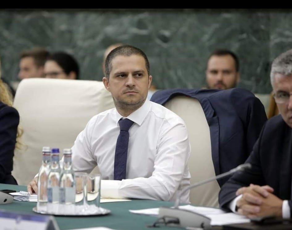 Președintele PSD Sibiu: Bolojan simbolizează austeritatea, mândria exagerată și lipsa de empatie / Soluția ar fi demiterea / Dacă noi plecăm, va atrage parlamentari din AUR și alte formațiuni pentru a susține guvernulea noastră”