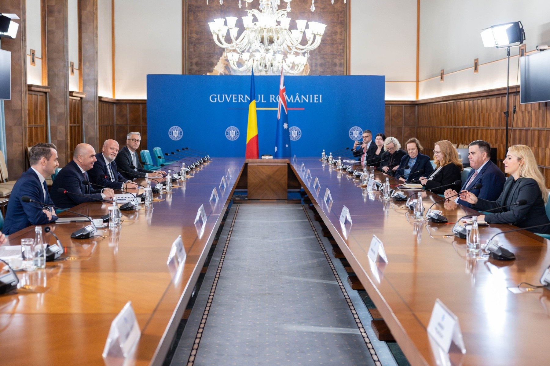 Ilie Bolojan discută cu o delegație parlamentară din Australia despre preocupări legate de securitatea Mării Negre și posibilități de investiții în Portul Constanțaea noastră”