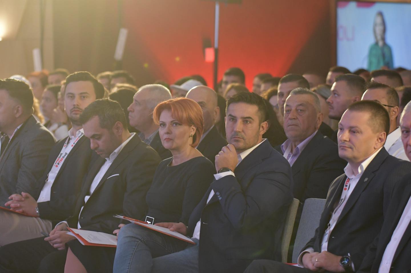 Claudiu Manda declară că va candida pentru poziția de secretar general al PSD pe lista condusă de Sorin Grindeanu, succedându-l pe Paul Stănescu, actualul ocupant al postuluiea noastră”