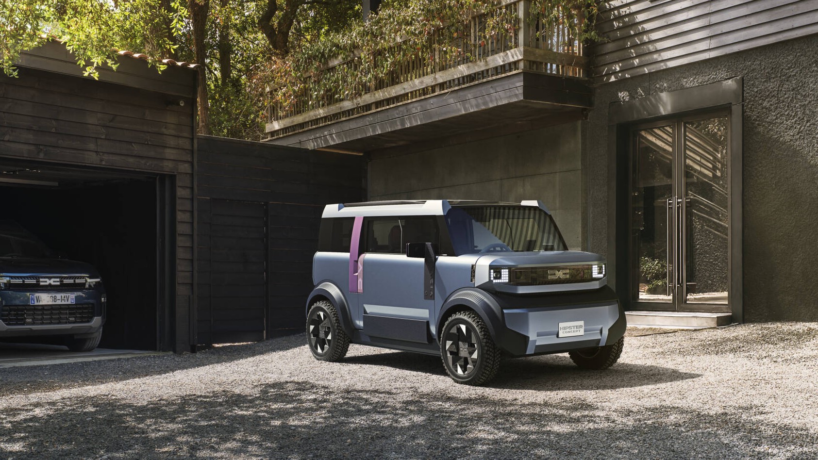 Imaginile oferă o privire asupra noului model de vehicul electric Dacia, denumit Hipster, care se remarcă prin dimensiuni reduse și greutate comparison cu modelul Dacia Spring.