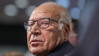 Foasta magistrat Daniela Panioglu solicită procurorului general să conteste prin intermediul unei căi juridice extraordinare hotărârea judecătoarei Savonea referitoare la Camelia Bogdan. Judecătoarea Savonea a stabilit anterior că Bogdan ar fi comis un abuz de putere în exercitarea funcției sale, după ce aceasta a aplicat legislația Uniunii Europene într-un caz implicându-l pe Dan Voiculescu.