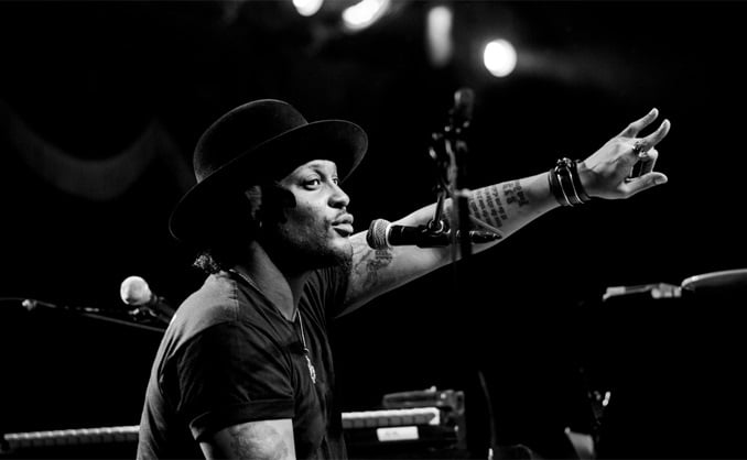 Artistul de soul D’Angelo a decedat, anunță presa din Statele Uniteea noastră”