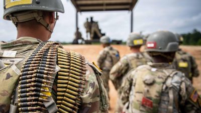 Statele Unite își diminuează efectivele militare din Irak, afirmând că au înregistrat progrese în lupta împotriva organizației Statul Islamicea noastră”