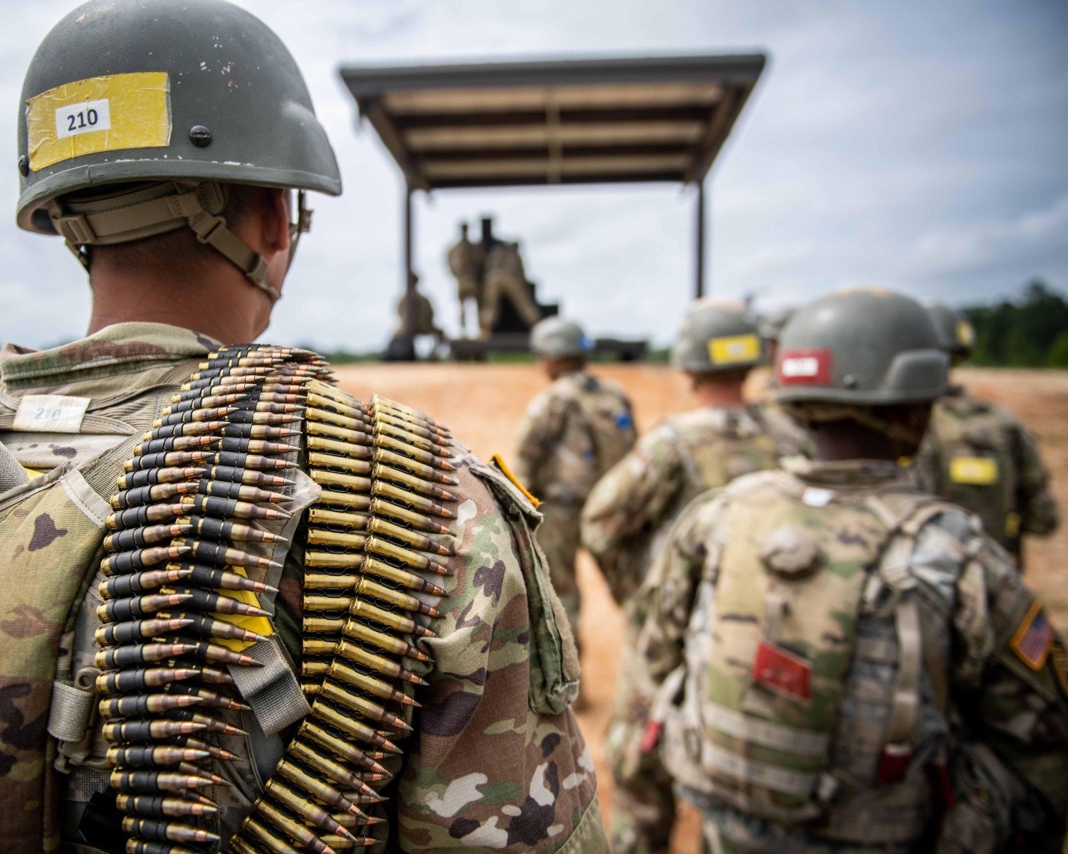 Statele Unite își diminuează efectivele militare din Irak, afirmând că au înregistrat progrese în lupta împotriva organizației Statul Islamicea noastră”