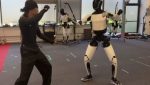 Elon Musk a postat un clip video în care robotul Optimus de la Tesla practică Kung Fu