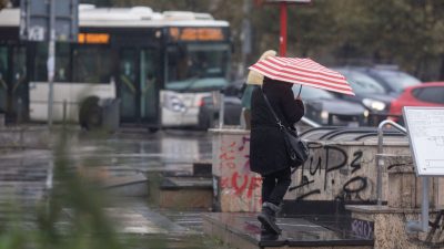 Vreme răcoroasă, vânt și precipitații până joi dimineața / Prognoza meteo pentru București în săptămâna următoareea noastră”