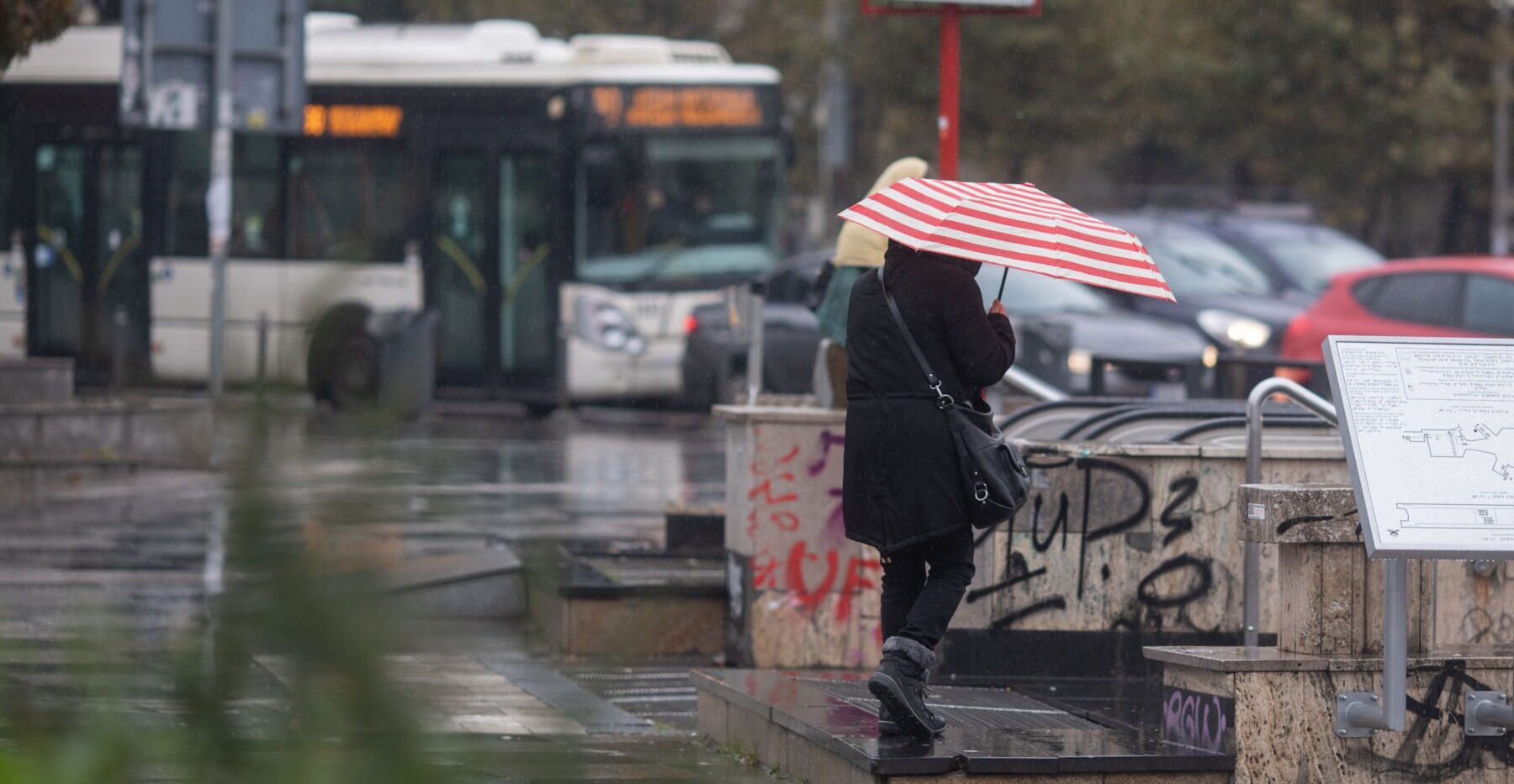 Vreme răcoroasă, vânt și precipitații până joi dimineața / Prognoza meteo pentru București în săptămâna următoareea noastră”