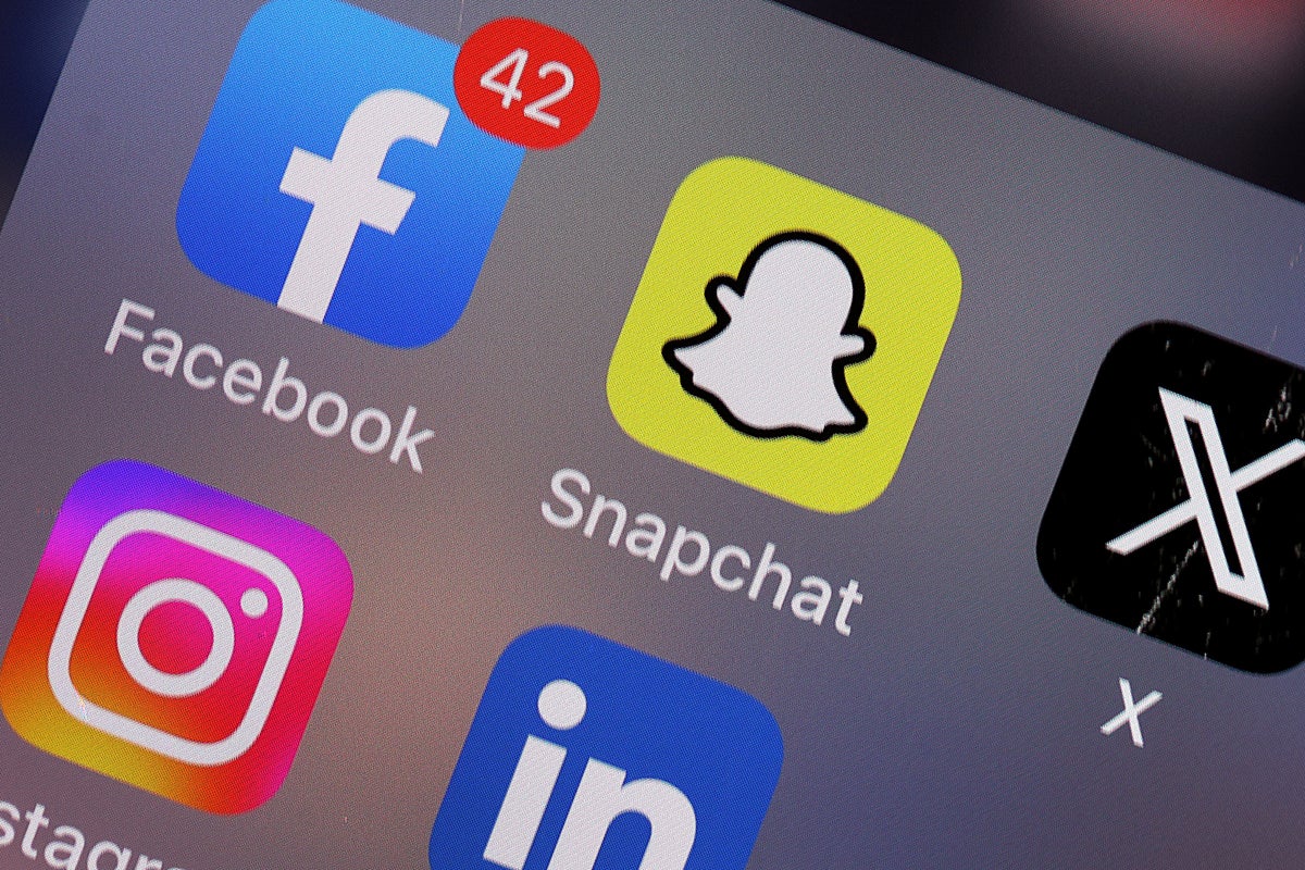 Serviciile populare precum Snapchat, dispozitivele inteligente Ring, jocul cu cuvinte Wordle, platforma de jocuri Roblox, jocul de supravietuire Fortnite si multe altele au fost afectate de o intrerupere masiva a serviciilor de internet furnizate de Amazon: Ultimile informatii.