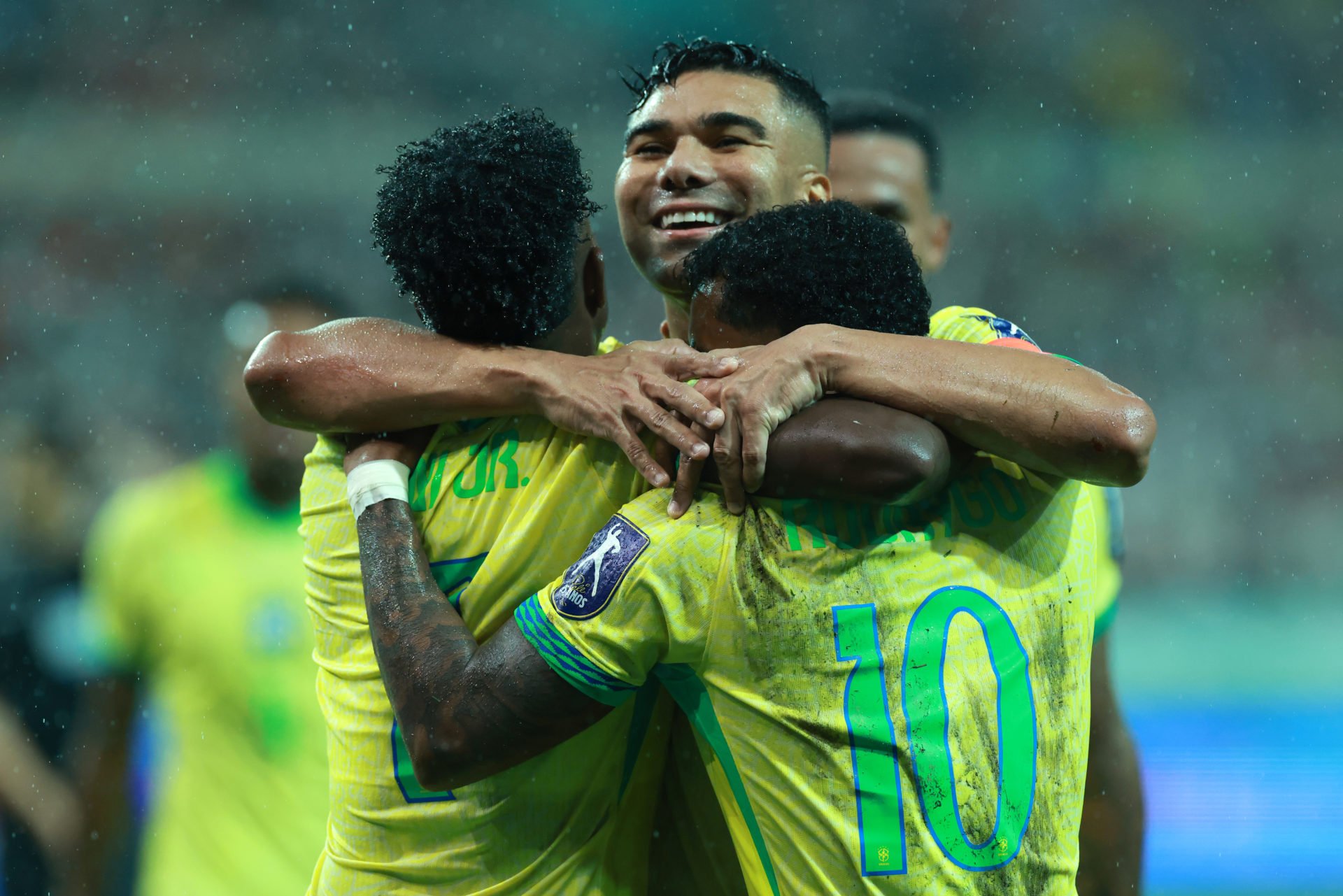 Brazilia obține o victorie convingătoare cu scorul de 5-0, grație contribuției decisive a lui Casemiro și Matheus Cunha, jucători de la cluburi de top, printre care și stele ale echipei Manchester United, care au oferit pase decisive.