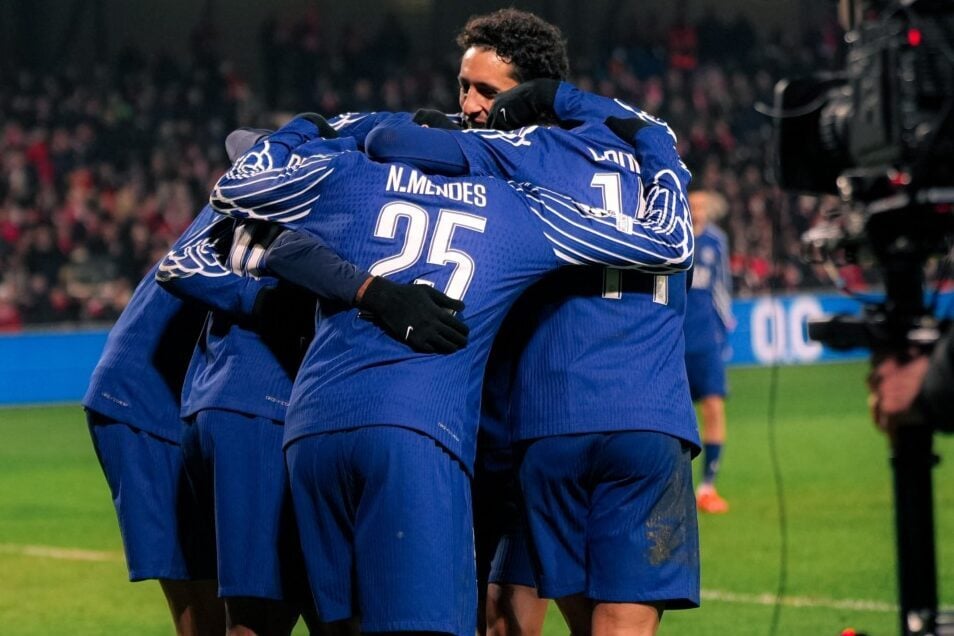 Liga Campionilor: Dennis Man evidențiat în partida ieri între Leverkusen și PSV Eindhoven, care s-a încheiat cu un scor de 1-1 / Barcelona pierde pe teren propriu în fața PSG, după ce a avut avans de 1-0 / Rezultatele de miercuriea noastră”