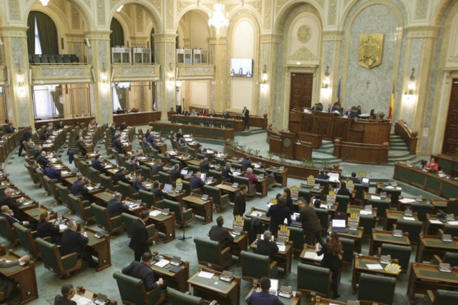 Senatul analizează luni moțiunea AUR împotriva ministrului Radu Miruță, acuzat de lipsă de viziune, incompetență managerială și politizare excesivăea noastră”