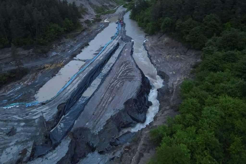 Reacția SALROM la raportul Corpului de Control al Guvernului privind incidentul de la Salina Praid: Trei ani de investiții în conservarea zăcământului, a subteranului și a echipamentelor / Reacția ministrului Miruță