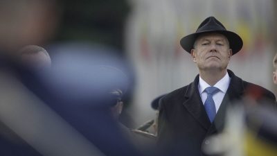 Fostul lider al țării, Klaus Iohannis, a fost obligat de autoritățile fiscale să execute o decizie, caz în care proprietatea sa va fi pusă la vânzare prin procedură de licitație. De asemenea, se pare că Iohannis va fi chemat în instanță de către statul român pentru a recupera sumele de bani obținute din închirierea imobilului respectiv.