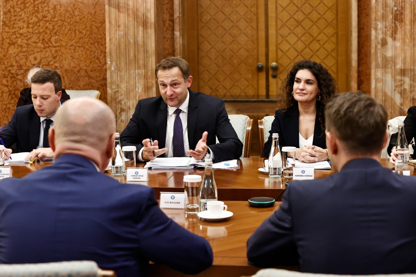 Imagine | Comisarul european pentru agricultură, Christophe Hansen, are discuții cu premierul României, Ilie Bolojan, privind viitoarea Politică Agricolă Comunăea noastră”