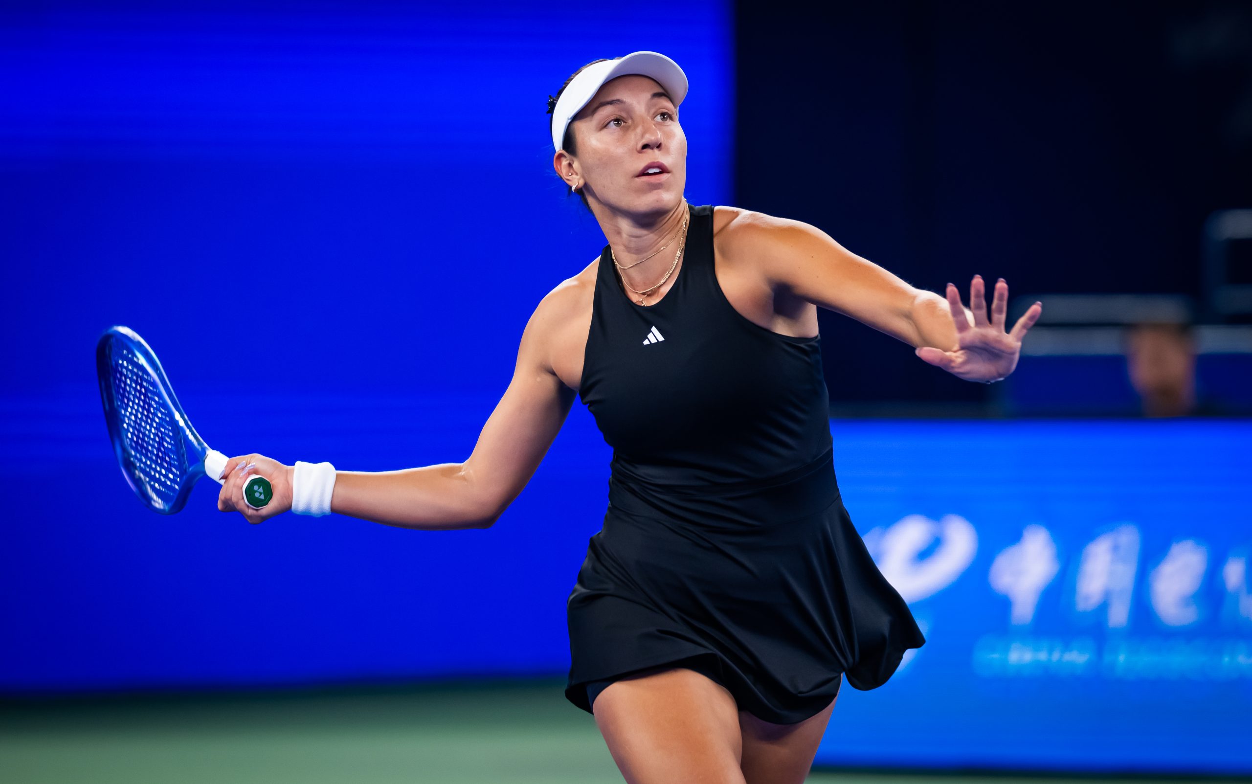 Pegula pune capăt seriei de victorii a lui Sabalenka la Wuhan și avansează în finală.