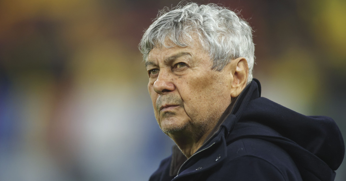 Antrenorul Mircea Lucescu, vizibil iritat, face declarații tăioase la o conferință de presă premergătoare unui meci important contra Austriei, spunând: “Toți vă considerați specialiști ai fotbalului”.