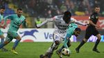 Iată o reformulare a titlului de știri:
“Filmare | FC Botoșani învinge UTA Arad cu scorul de 2-1 și ajunge pe poziția fruntașă în campionatul de fotbal!”