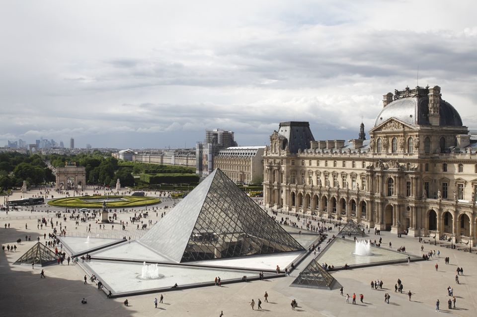 Muzeul Luvru din Paris a fost închis în urma unui furt.ea noastră”