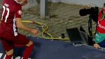 Gest controversat la meciul echipei Petrolul: un suporter a devastat echipamentul unui reporter în timpul transmisiunii live.