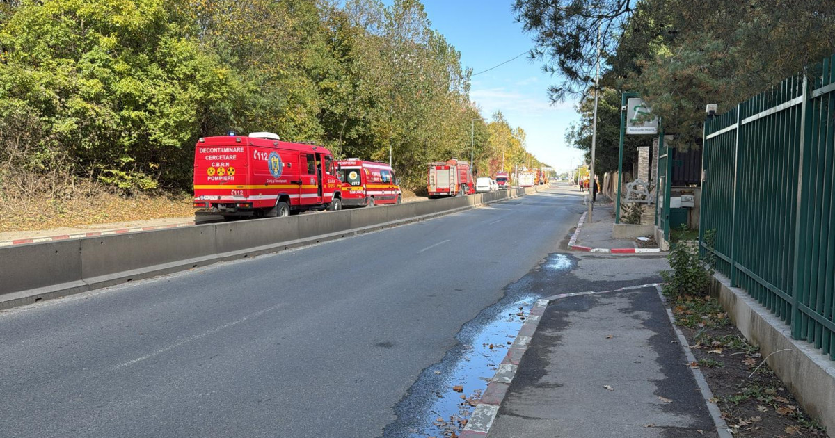 Incendiu puternic în cartierul Pipera: două autoturisme au fost cuprinse de flăcări. Furnizarea de gaze a fost întreruptă în zonă, în timp ce 58 de persoane au fost evacuate de urgență dintr-un hotel aflat în apropiere.