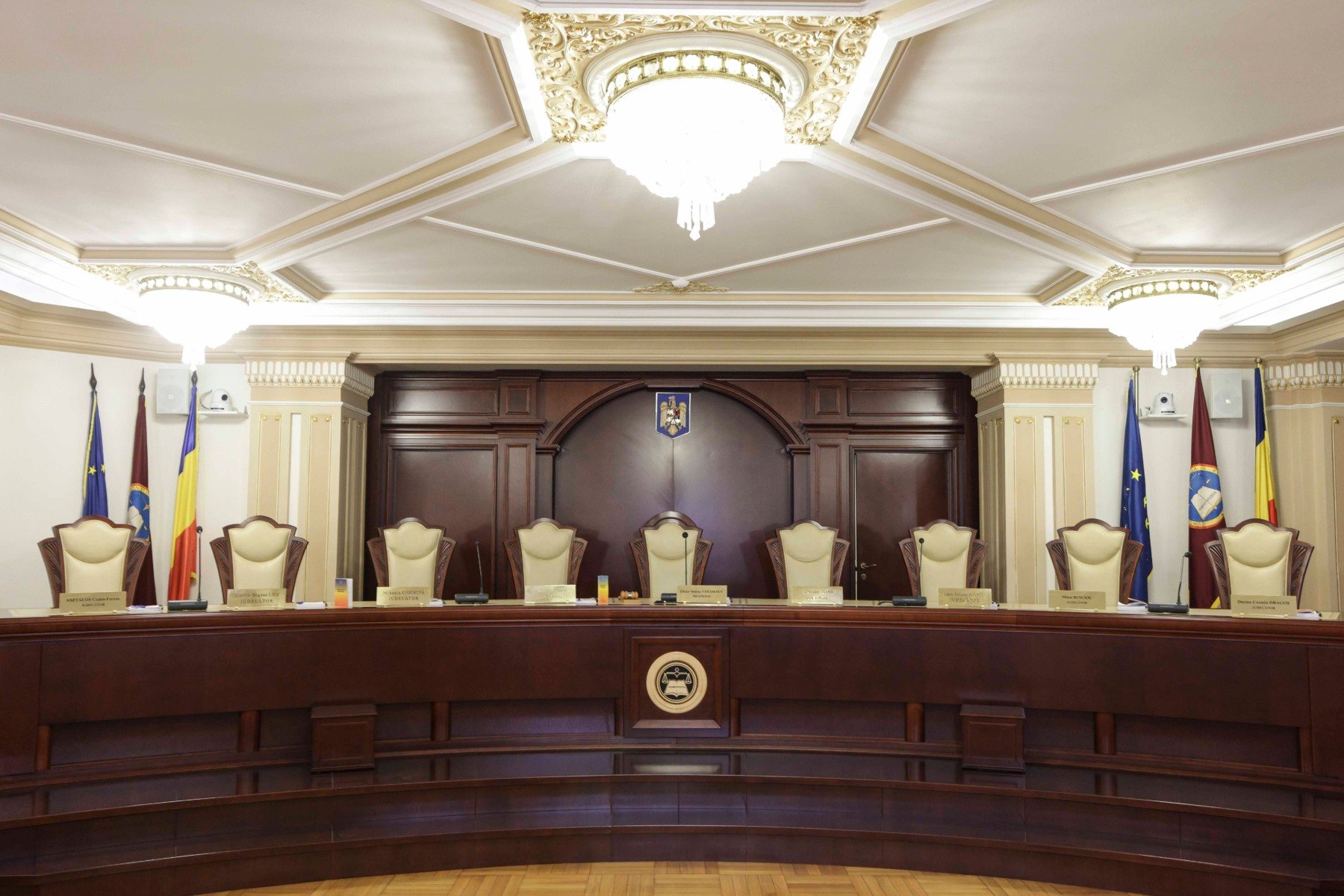 Bolojan declară că soluționarea pensiilor magistraților reprezintă un punct de referință în Planul Național de Redresare și Reziliență și speră ca această chestiune să fie închisă la următoarea ședință a Curții Constituționaleea noastră”