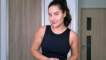 Video: Începând de luni, exerciții ușoare fără echipament, realizabile direct din livingea noastră”