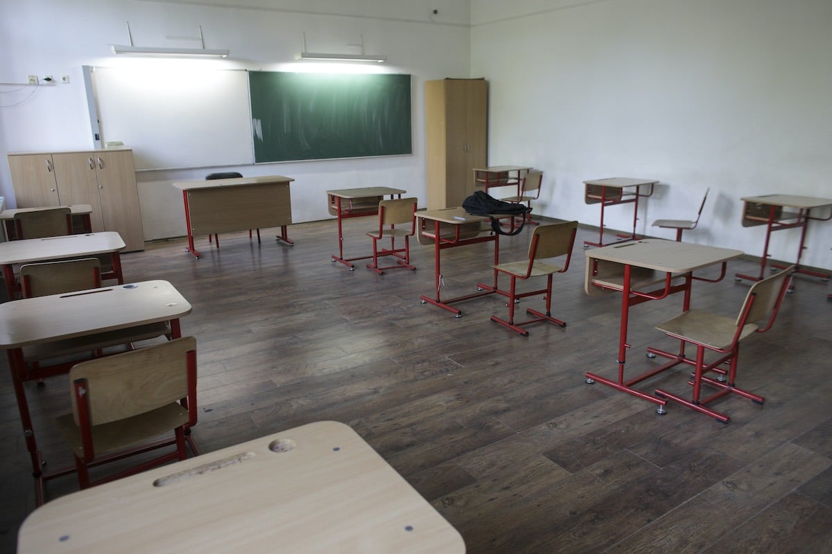 Toate unitățile de învățământ din București vor fi închise miercuri, 8 octombrie, din cauza avertizării codului roșu de furtună, anunță primarul interimar al orașuluiea noastră”