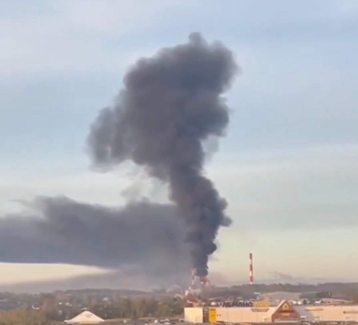 Incendiu la una dintre cele mai mari rafinării de petrol din Rusia, situată în Iaroslavlea noastră”