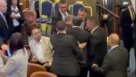 Video: Cuvântul lui Trump în Adunarea Knesset, întrerupt temporar de doi deputați, apoi evacuat de forțele de ordineea noastră”