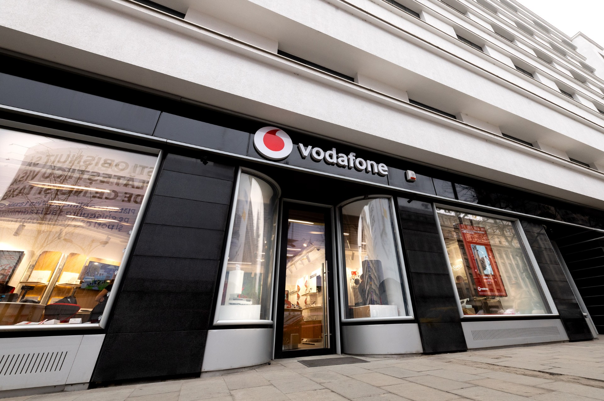 Vodafone România a completat procesul de achiziție a Telekom România Mobile Communications.