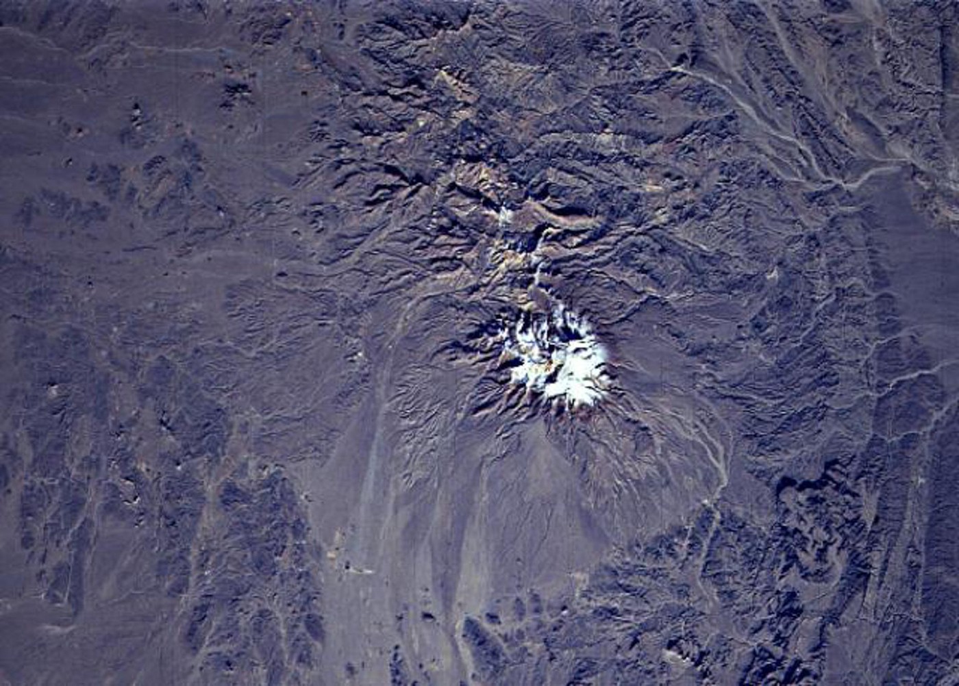 Un vulcan din Iran revine la viață după 700.000 de ani de la ultima erupțieea noastră”