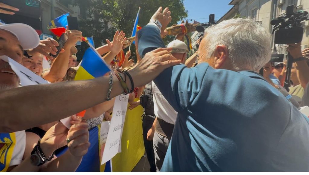 Avocat acuzat în justiție după ce a agresat un jandarm în timpul unui protest susținut de adepții lui Călin Georgescu în iulie