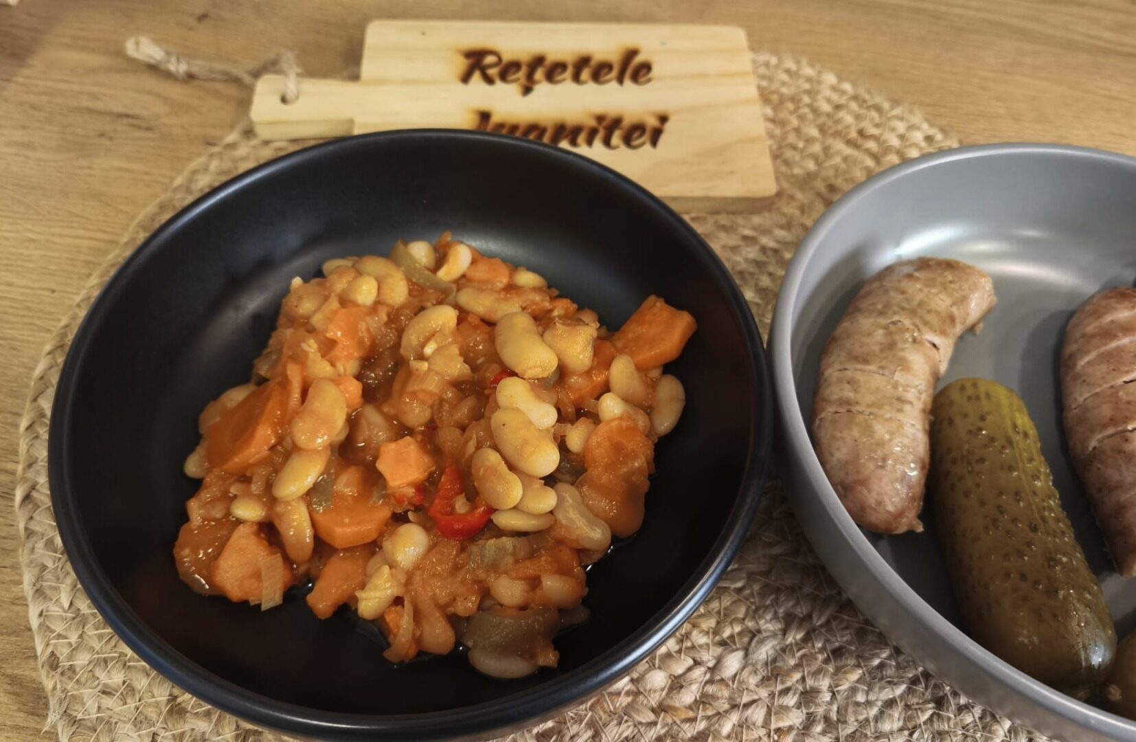 Tocană autumnală cu legume bogate și fasole, gătită la foc mic pentru a îmbina perfect aromeleea noastră”