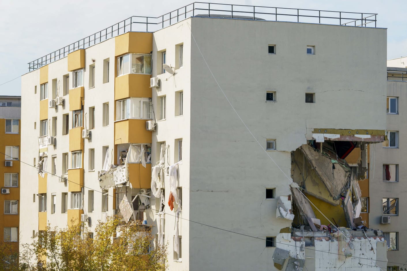 Primarul interimar al Bucureștiului anunță începerea demolării blocului afectat de explozie pe Calea Rahovei, după recomandările institutului ISC privind siguranța clădiriiea noastră”