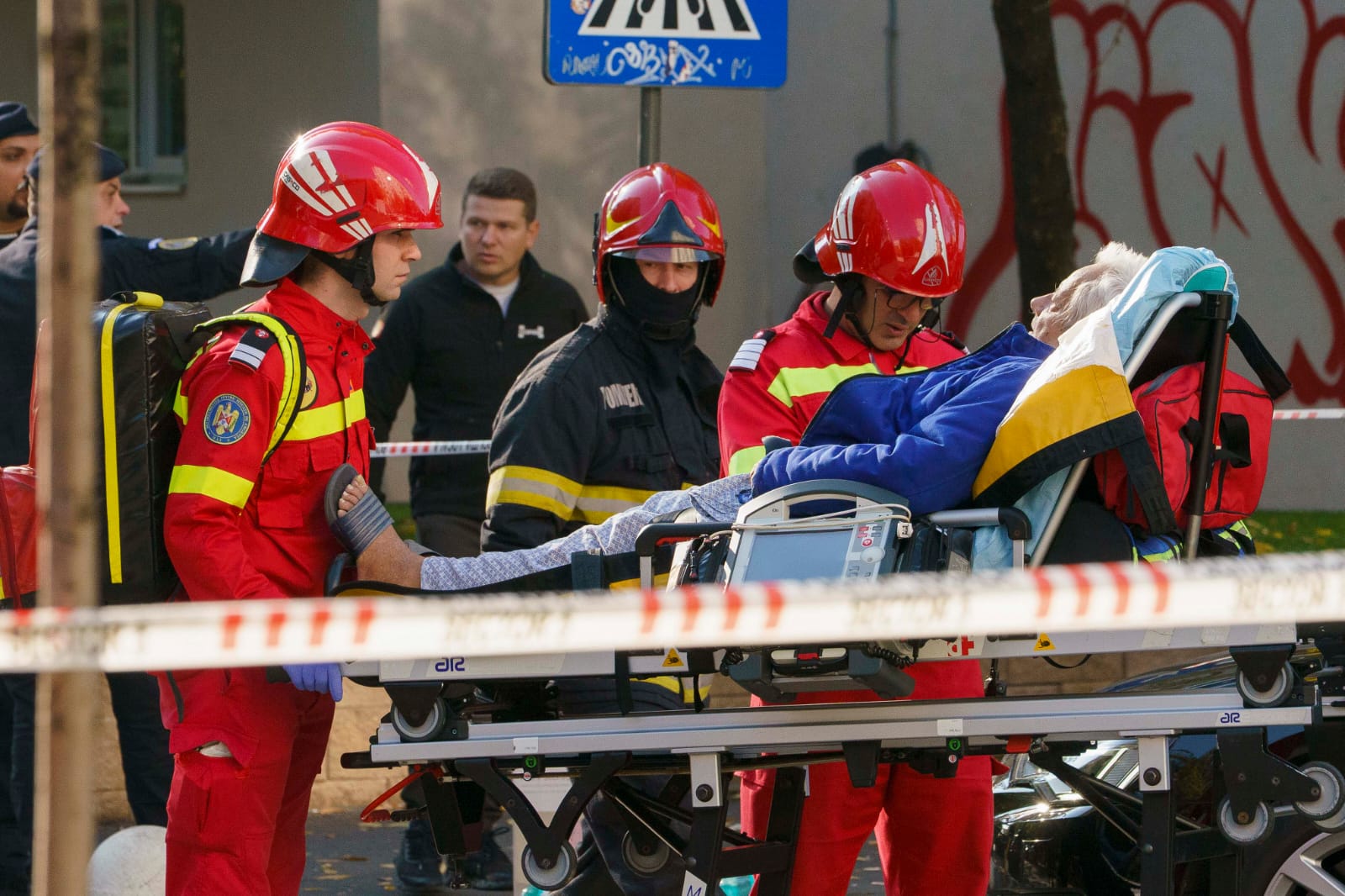 Bolojan despre explozia de la blocul din Rahova: Doi răniți cu arsuri severe vor fi transferați în străinătateea noastră”