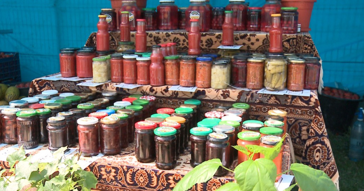 O altă viziune diferită asupra impactului preparatelor alimentare casnice asupra Granziei pentru Acoperirea Pierderilor din domeniul TVA: lideri ai sferei sindicale pun la îndoială afirmațiile șefului Agenției Naționale de Administrare Fiscală în ceea ce privește efectele produselor culinare preparate acasă, cum ar fi zacuscă și dulceață, destinate consumului propriu.