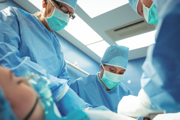 Primă intervenție chirurgicală pe creier efectuată cu ajutorul Sistemului de Neuronavigație, pentru prima dată la Spitalul Județean Galațiea noastră”