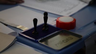 Premierul Ilie Bolojan afirmă că alegerile pentru București trebuie stabilite până săptămâna viitoare, altfel nu vor fi organizate în toamnă / Organizarea rapidă a scrutinului este și conformă cu legislația în vigoareea noastră”