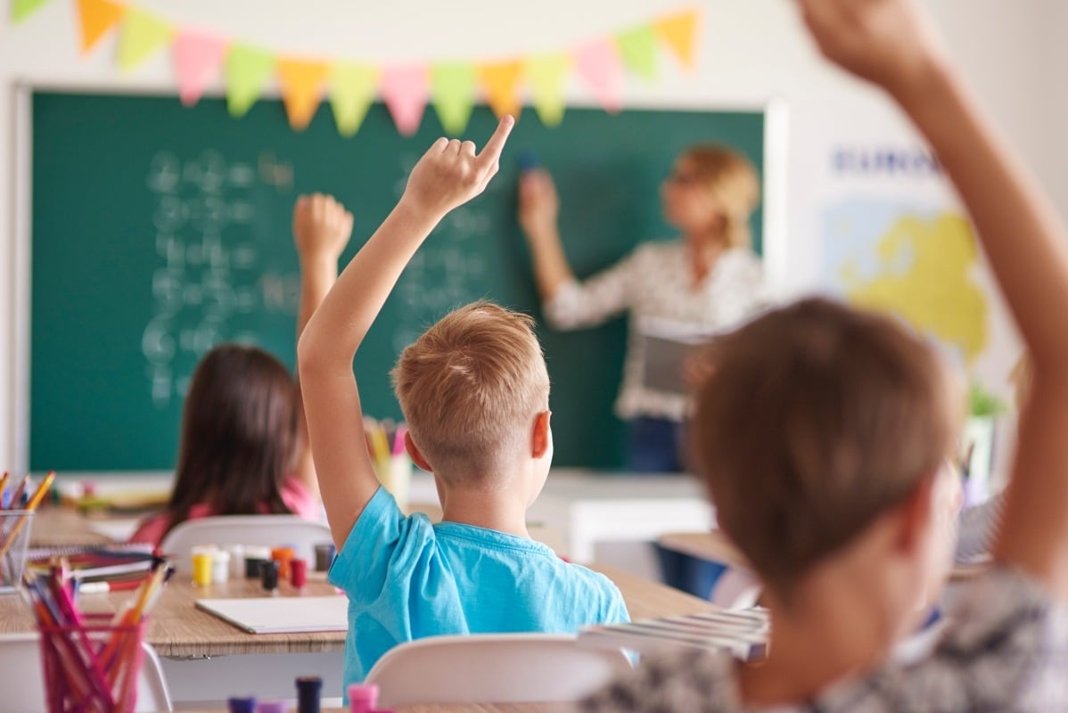 România se află printre țările din Uniunea Europeană cu cel mai mare număr de elevi alocați fiecărui profesorea noastră”