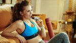 Snack-ul proteic pe care ar trebui să îl eviți dacă vrei să pierzi în greutate / Deși pare sănătos, această gustare îți poate afecta negativ încercările de a reduce kilogramele în plusea noastră”
