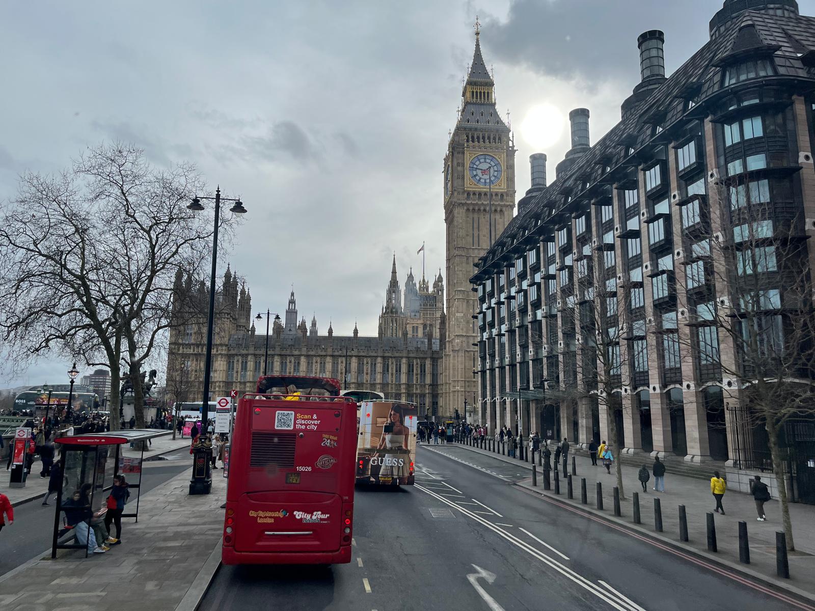 Un tip de terapie: un club de țipat reunește locuitorii din Londra pentru eliberare emoționalăea noastră”