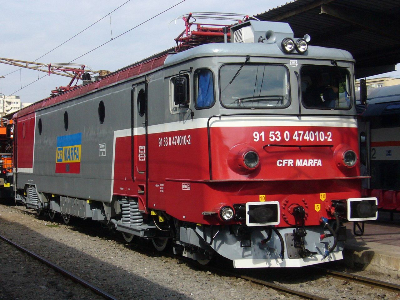 Șapte persoane arestate pentru furturi de motorină și cabluri de cupru de la CFR Marfăea noastră”